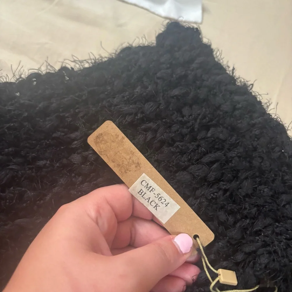 Just...Taylor Black Scarf